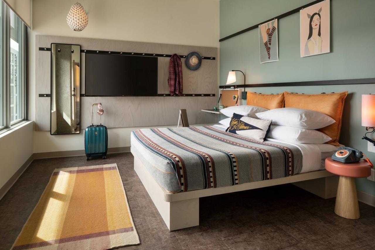 Moxy Portland Downtown Hotel Exterior foto