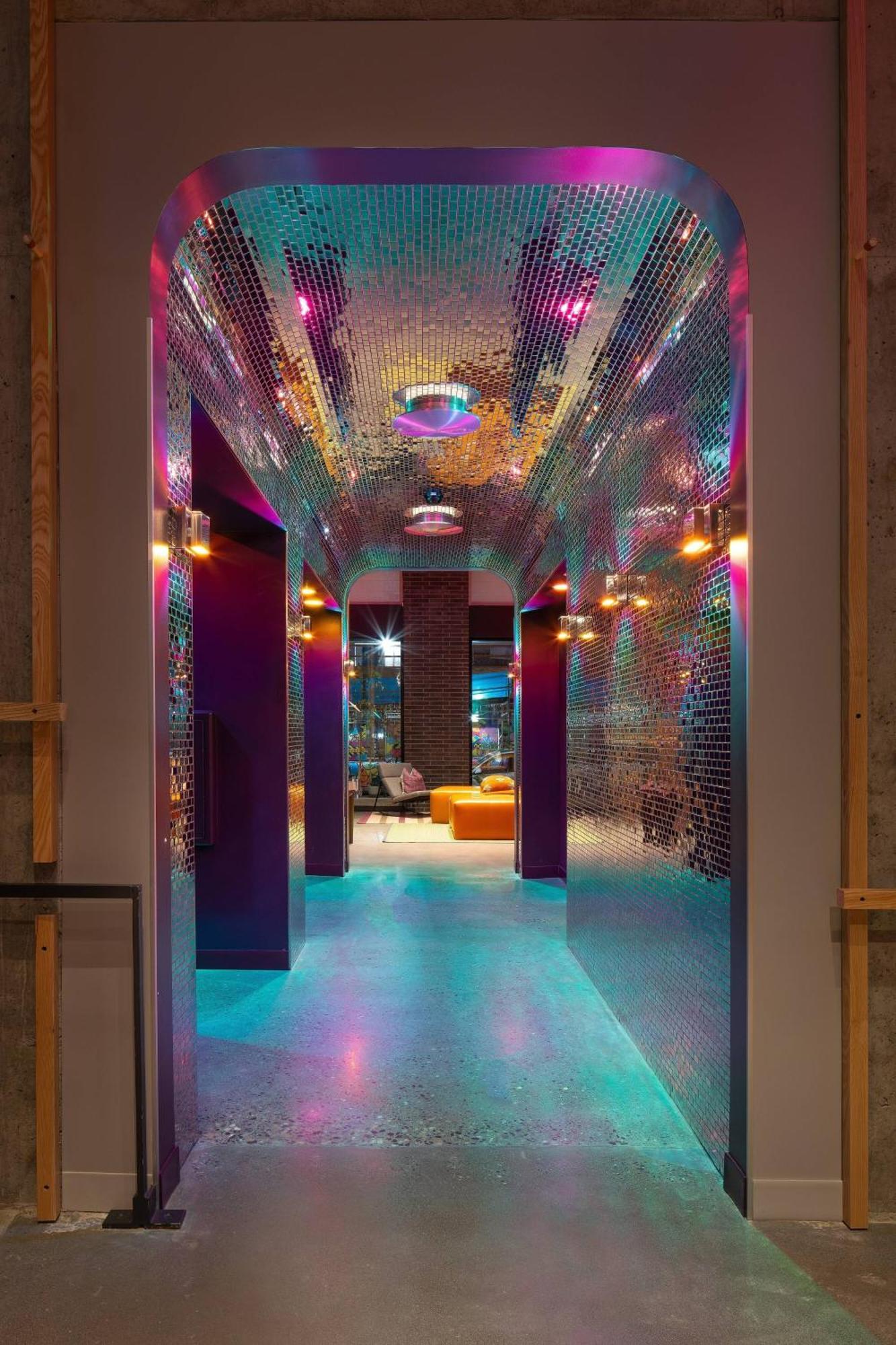 Moxy Portland Downtown Hotel Exterior foto