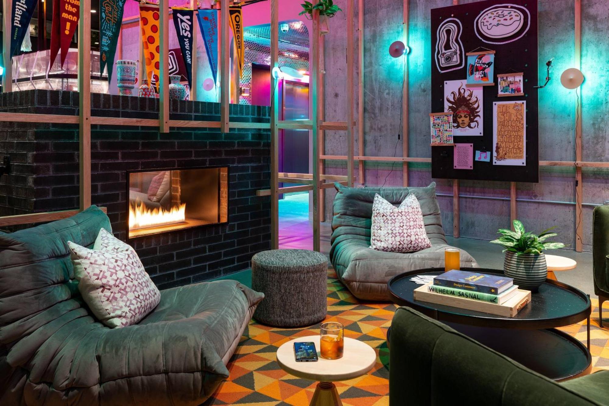Moxy Portland Downtown Hotel Exterior foto